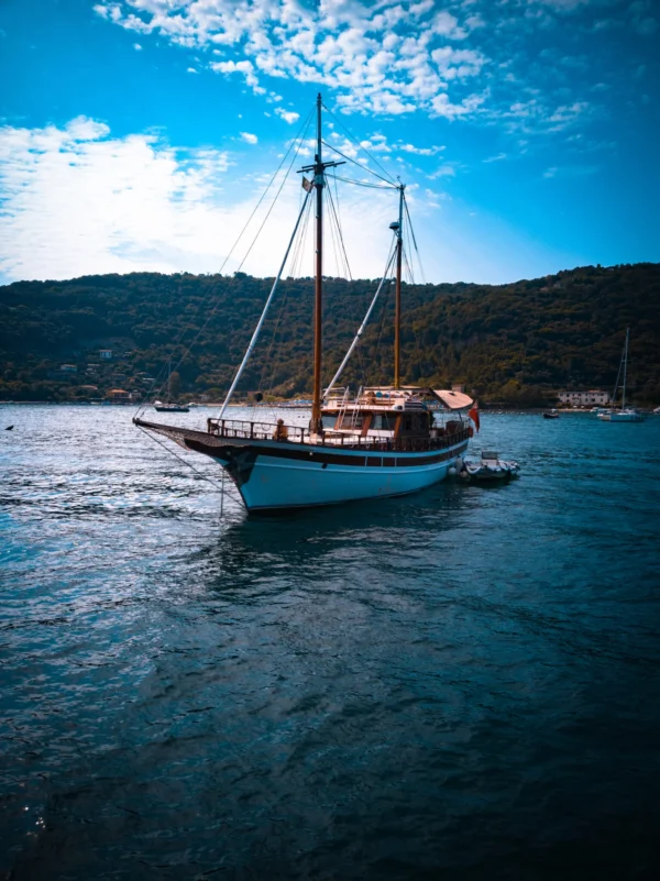 Diamond (Boat)